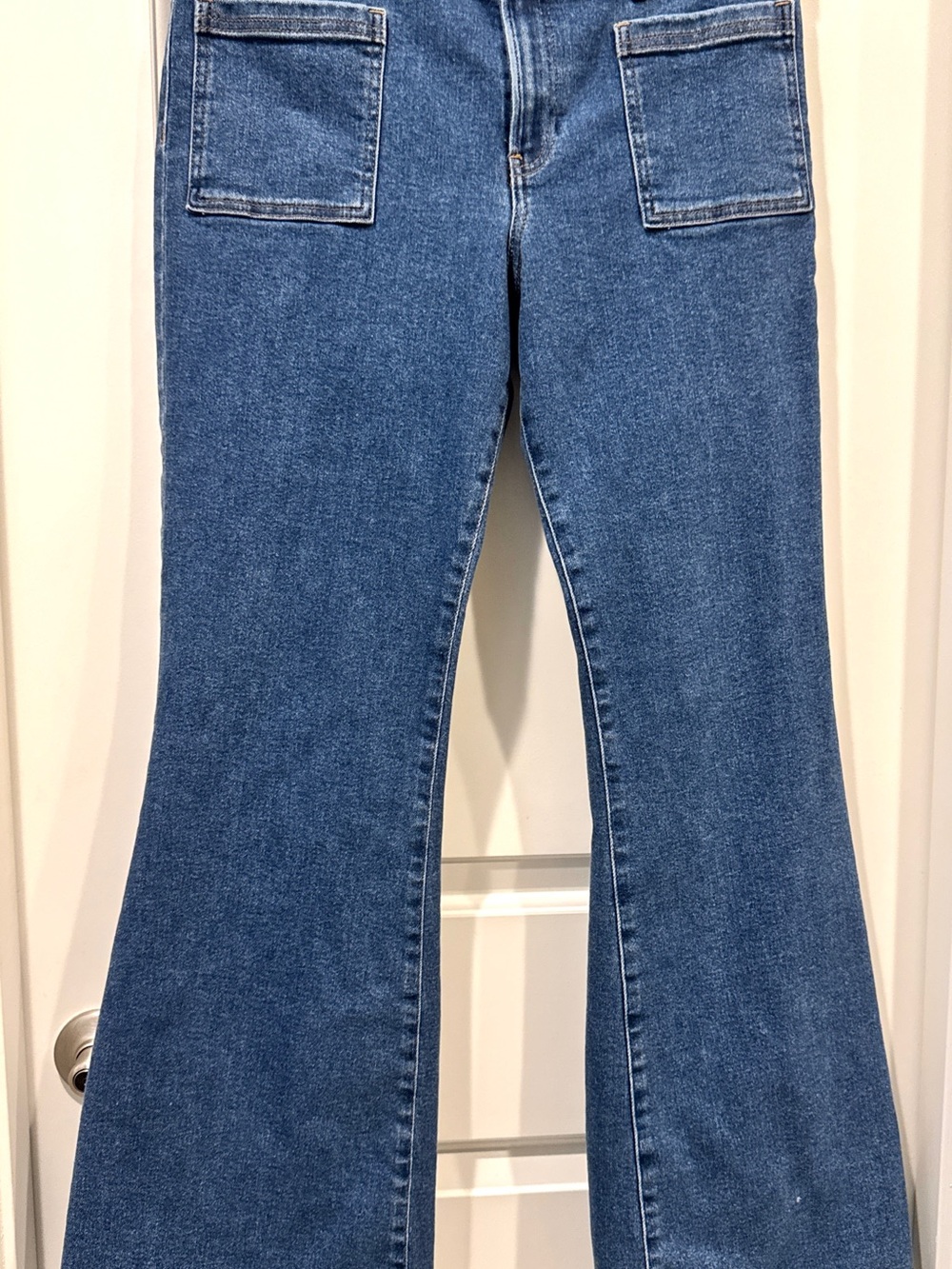 Womans express Mid Rise Dark Wash Hyper Sculpt '70s Flare Jeans size 12 - Picture 2 of 11